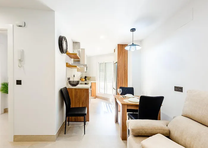 Apto Reformado Centro A 2 Min De La Playa